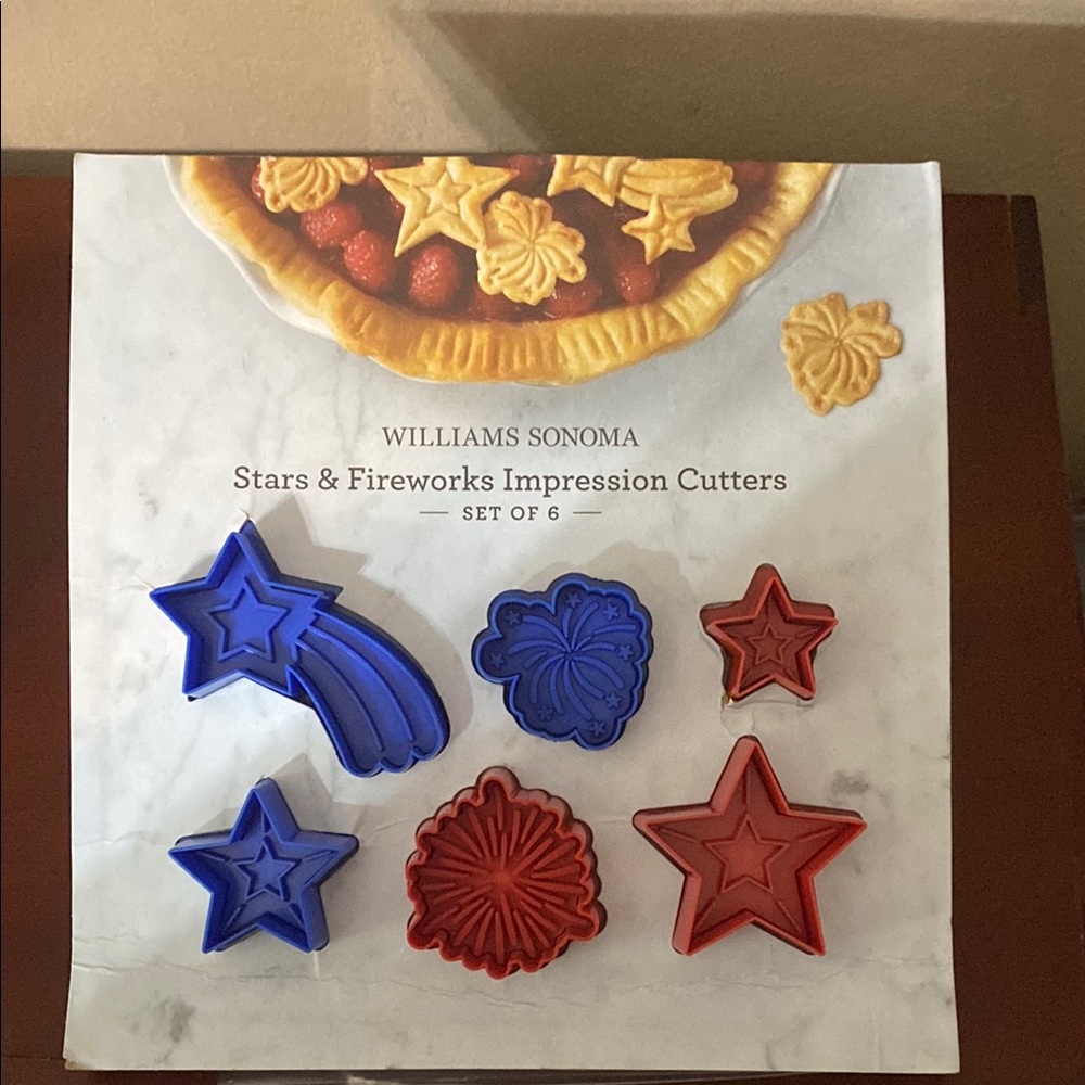 Williams Sonoma Red and Blue Pie Crust Cookie Impression Cutters NIP